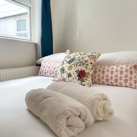 134 Kilburn Road Apartment Londen Buitenkant foto